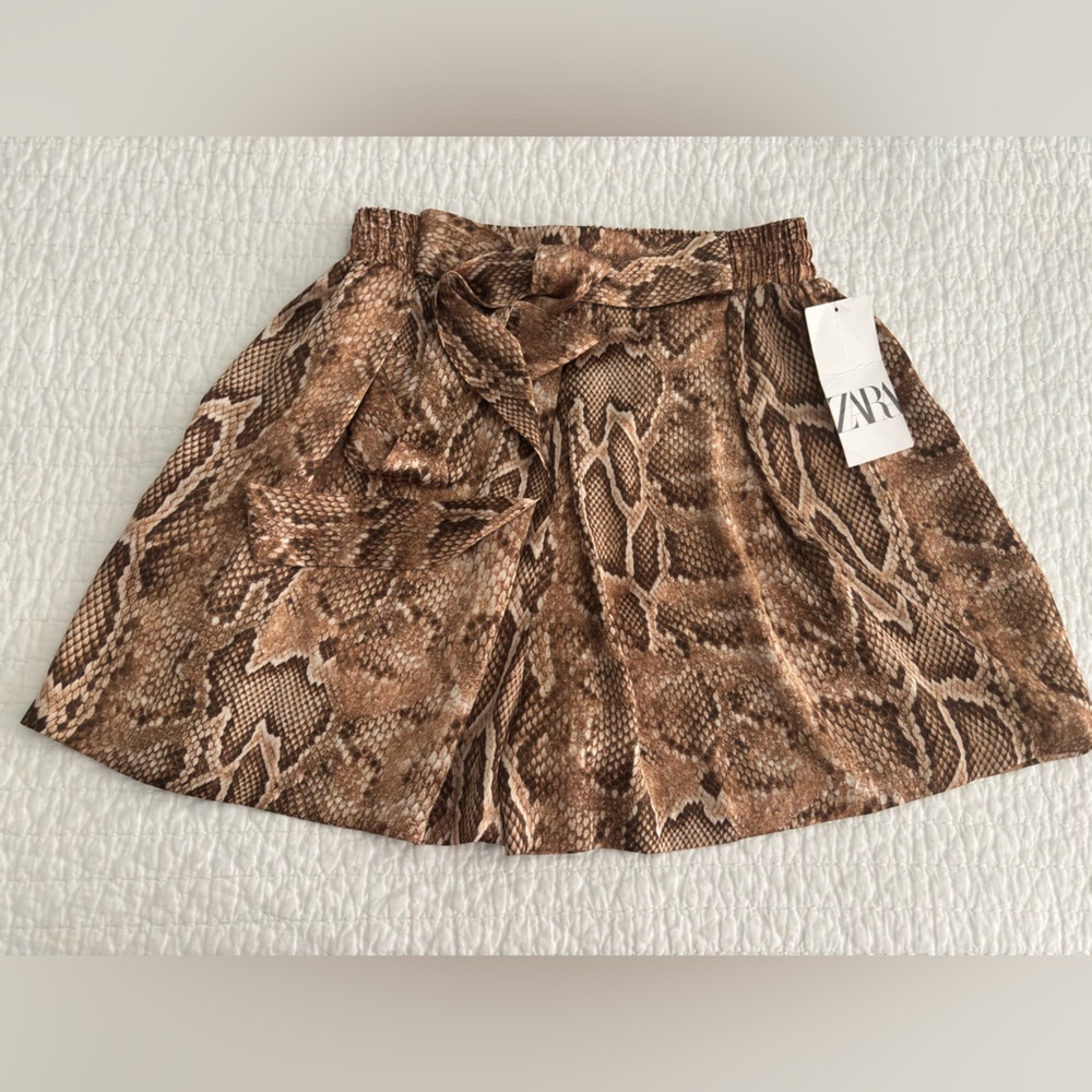 NWT ZARA FLOWY ANIMAL PRINT SHORTS